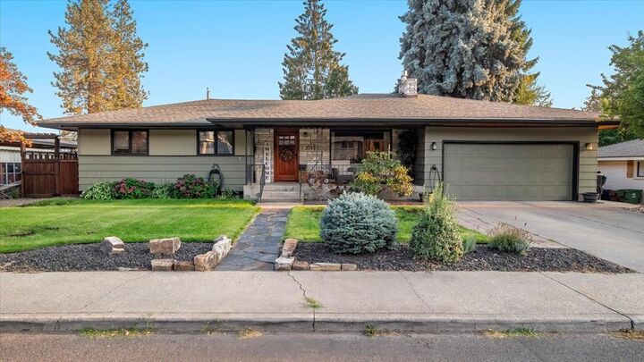 Property Photo: 2709 W Woodside Ave WA 99208
