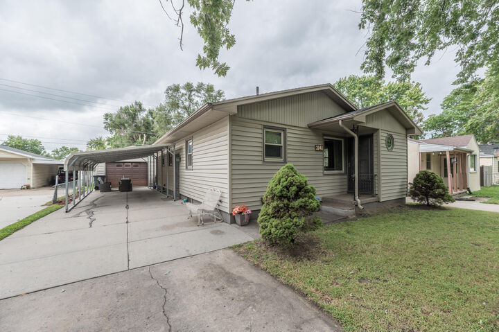 Property Photo:  3141 Ave I  IA 51501 