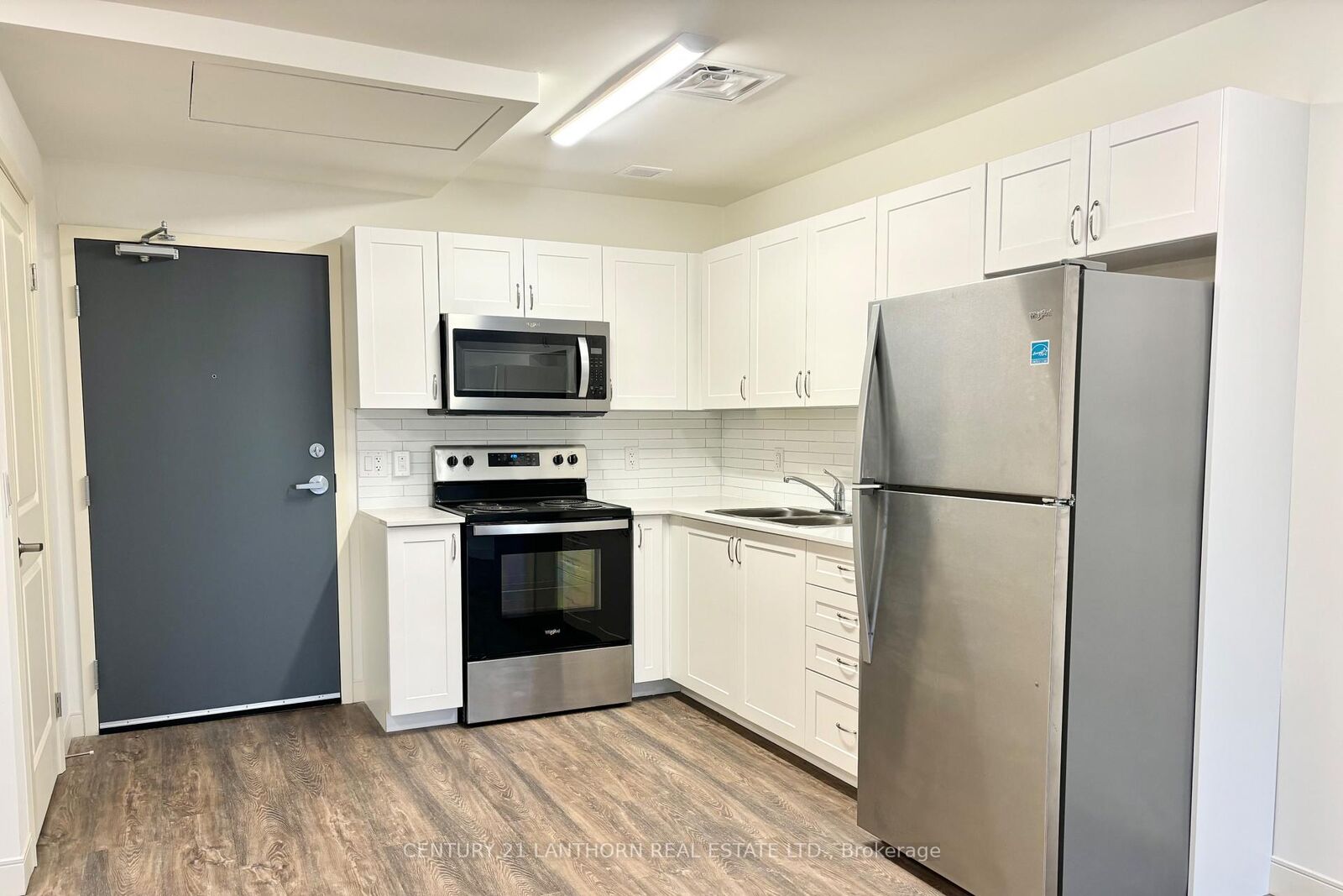 Photo de la propriété: 135 Station Street S 218 ON K8N 2S9