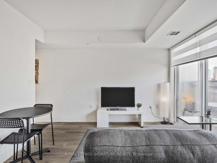 Property Photo:  89 McGill Street 1912  ON M5B 0B1 
