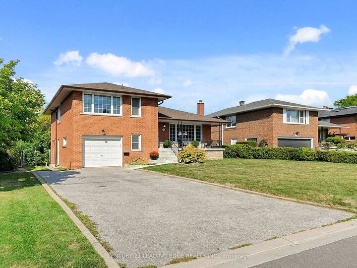 Photo de la propriété:  78 Ruscica Drive  ON M4A 1R4 