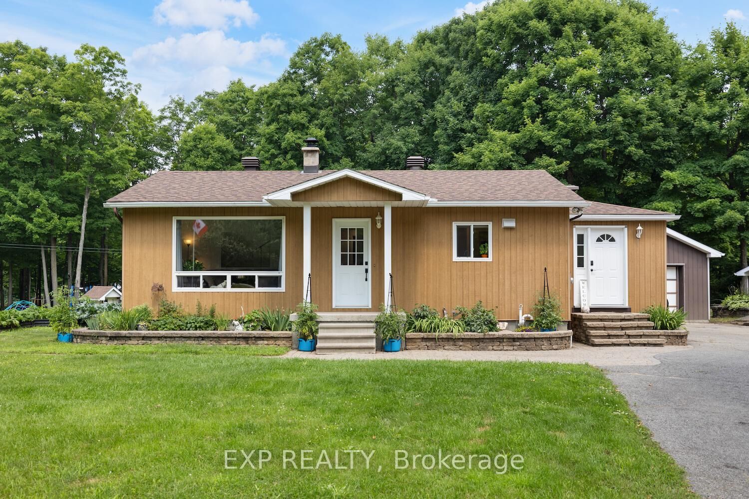 Property Photo:  466 Wolf Grove Road  ON K0A 1A0 