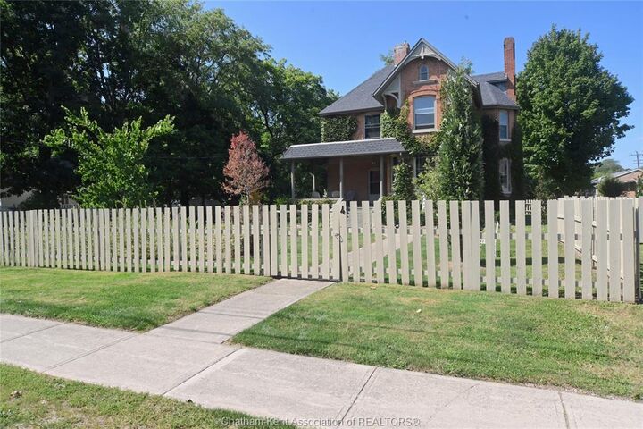 Property Photo:  4 Sherman Street  ON N0P 2K0 