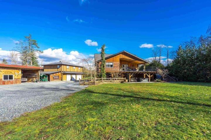 Photo de la propriété: 7007 264 Street BC V4W 1M8