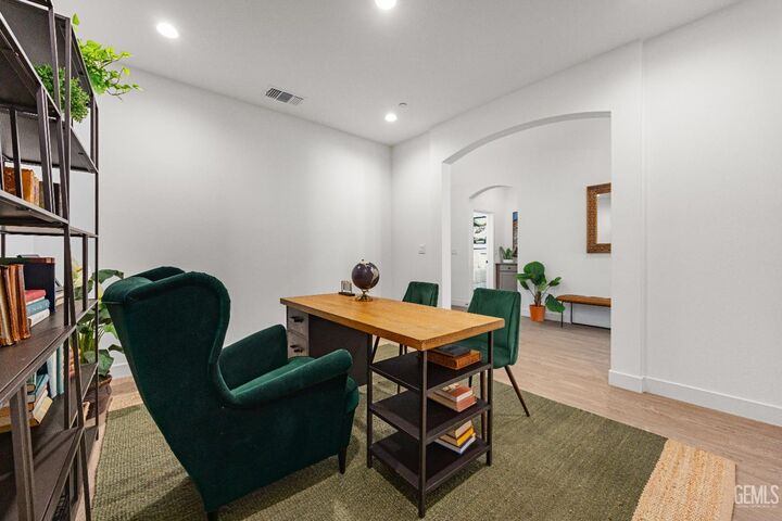 Property Photo: 7006 Orchard View Drive CA 93314
