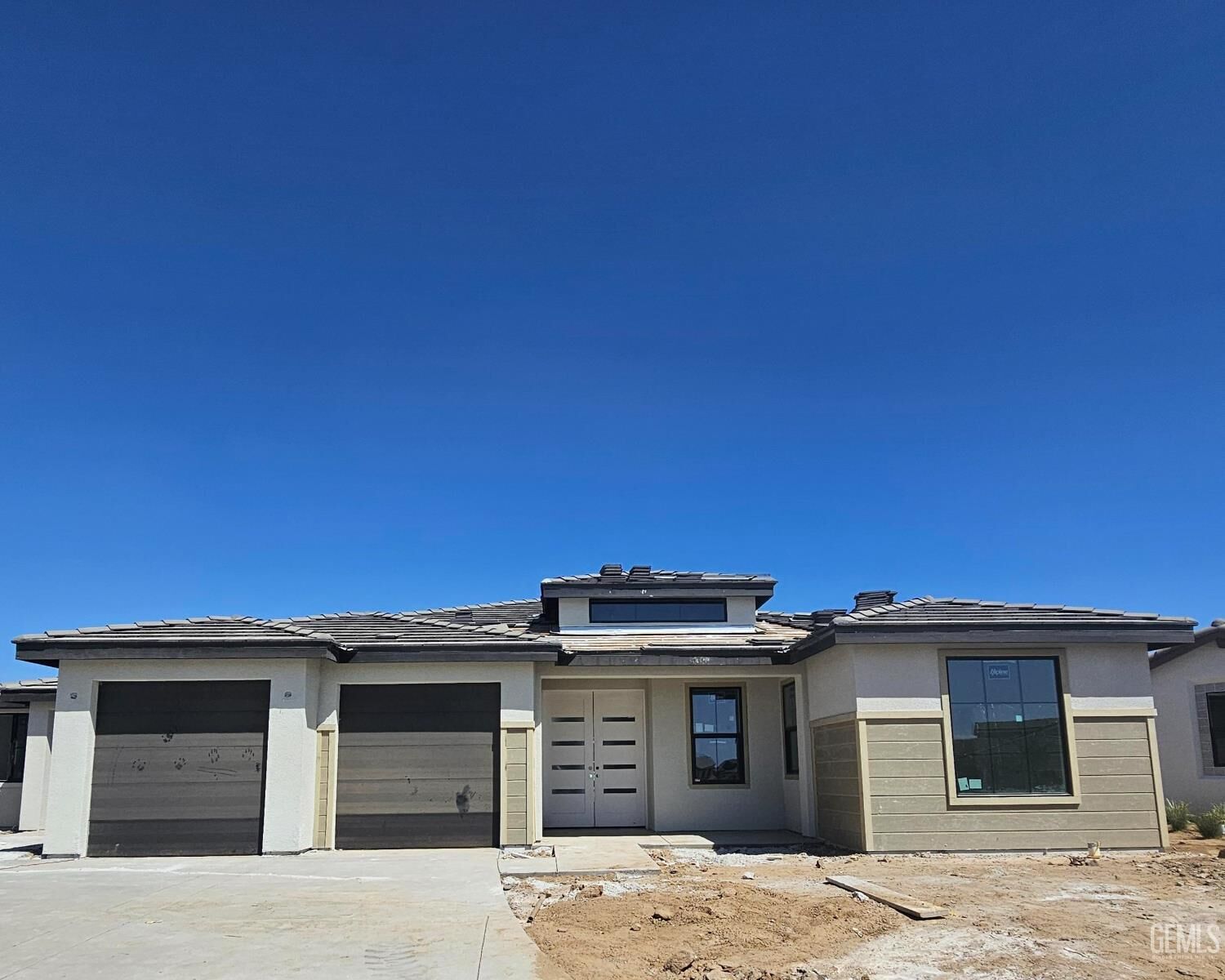 Property Photo: 7012 Travata Court CA 93314