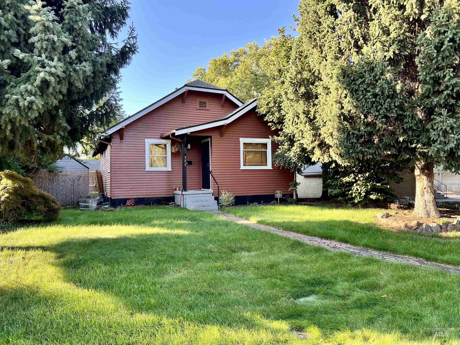 Property Photo: 306 16th Ave ID 83501