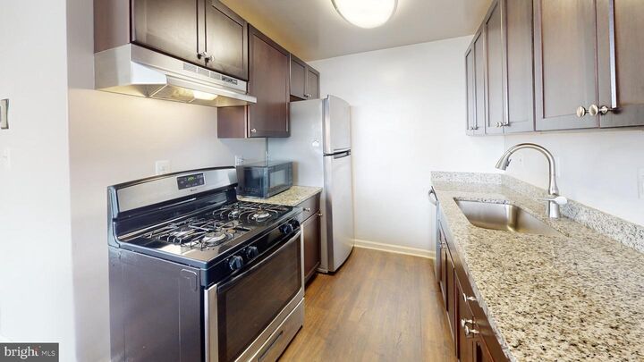 Property Photo:  4600 Duke Street 1518  VA 22304 