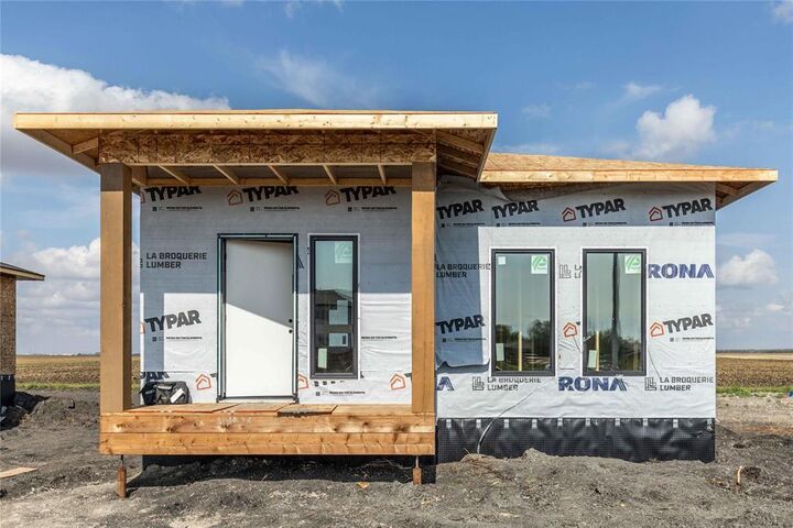 Property Photo:  299 Normandeau Avenue  MB R5H 0C7 