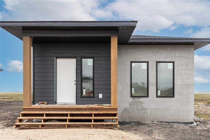 Property Photo:  299 Normandeau Avenue  MB R5H 0C7