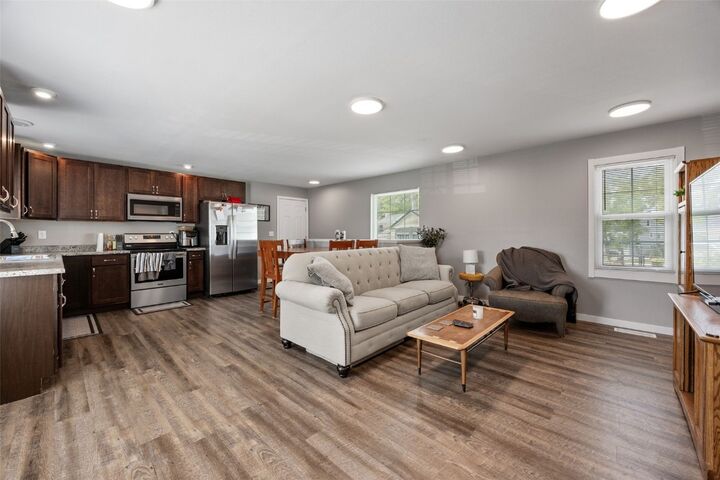 Property Photo:  1321 Elmhurst Drive NE  IA 52402 