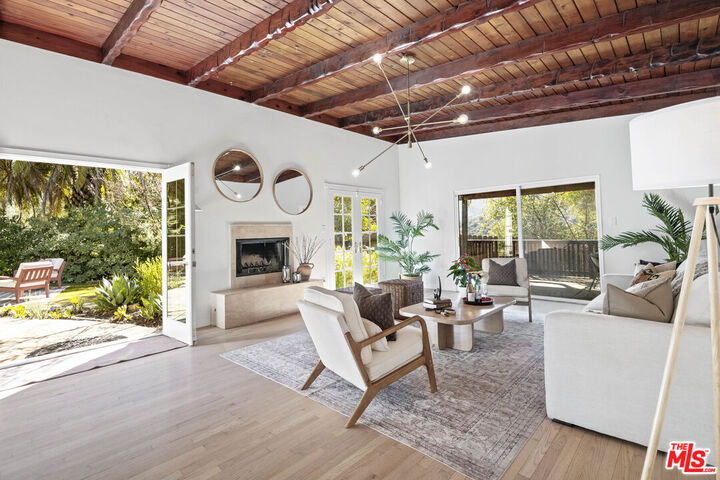 Property Photo:  1128 Canyon Trl  CA 90290 