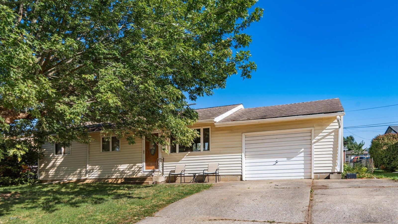 Property Photo:  176 Custer Road  OH 43056 