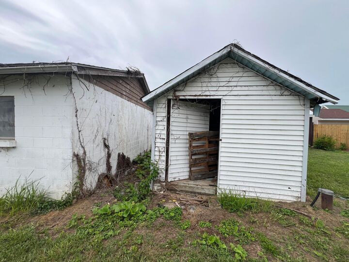 Property Photo:  13546 Hamilton NE Street  OH 43046 
