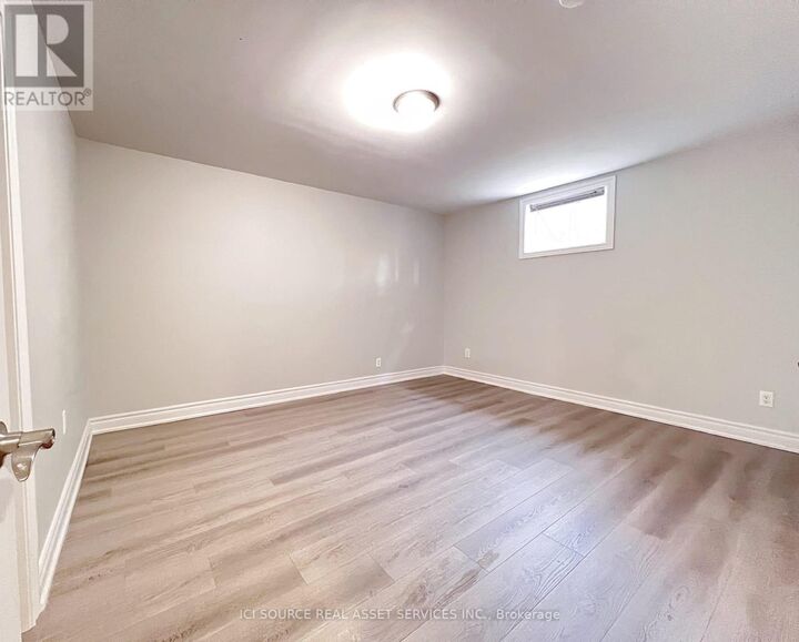 Photo de la propriété: 75 Rowatson Road Bsmt ON M1E 1K3