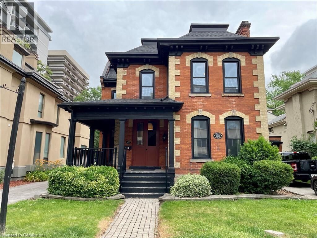 Photo de la propriété:  203 Macnab Street South 8  ON L8P 3C8 