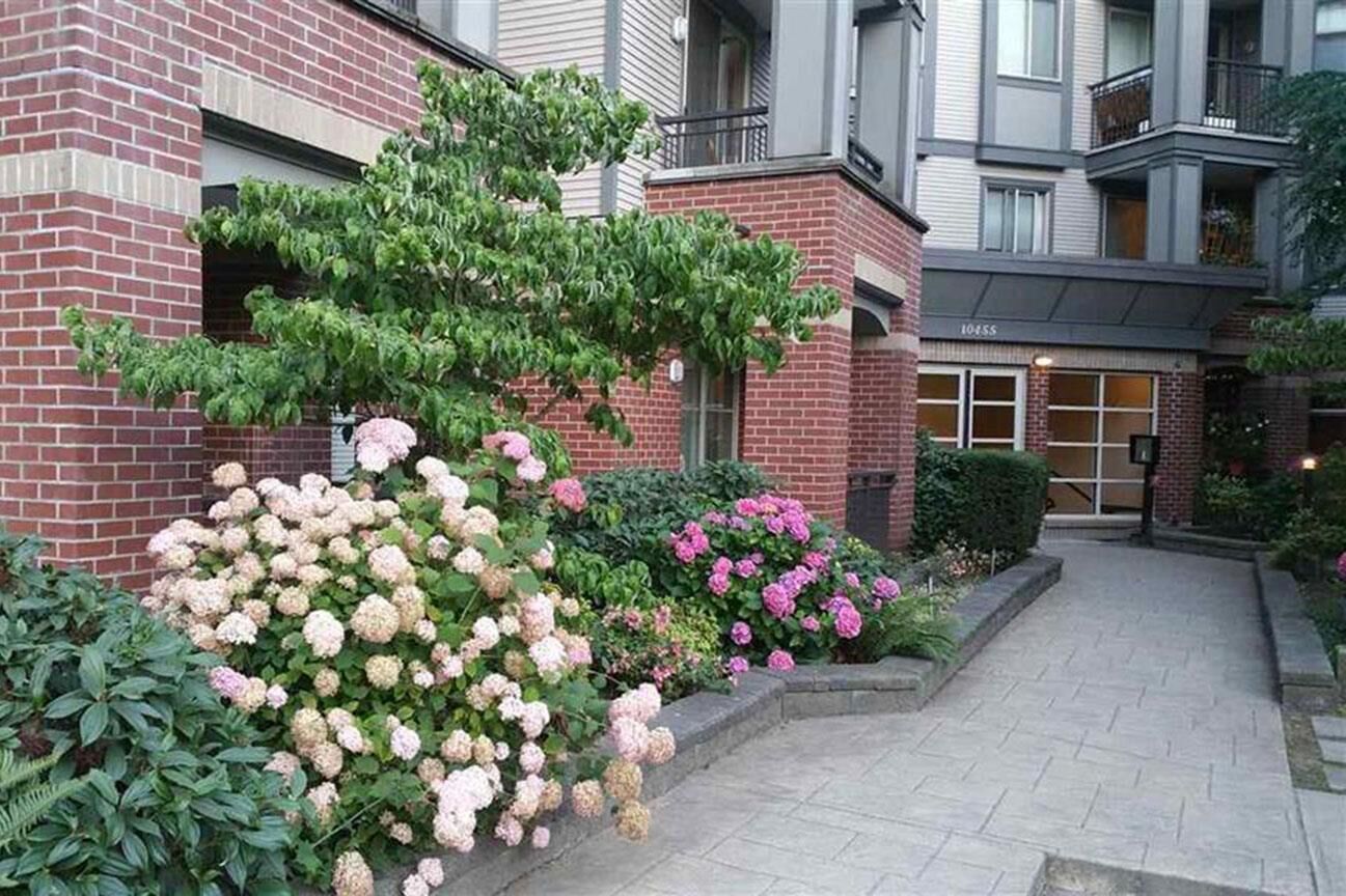 Photo de la propriété:  10455 University 402  BC V3T 0A5