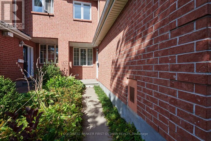 Property Photo:  16 Angus Drive  ON K2L 4E6 