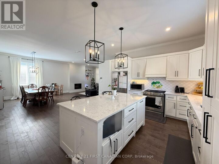 Property Photo:  413 Ambleside Drive  ON N6G 4X9 