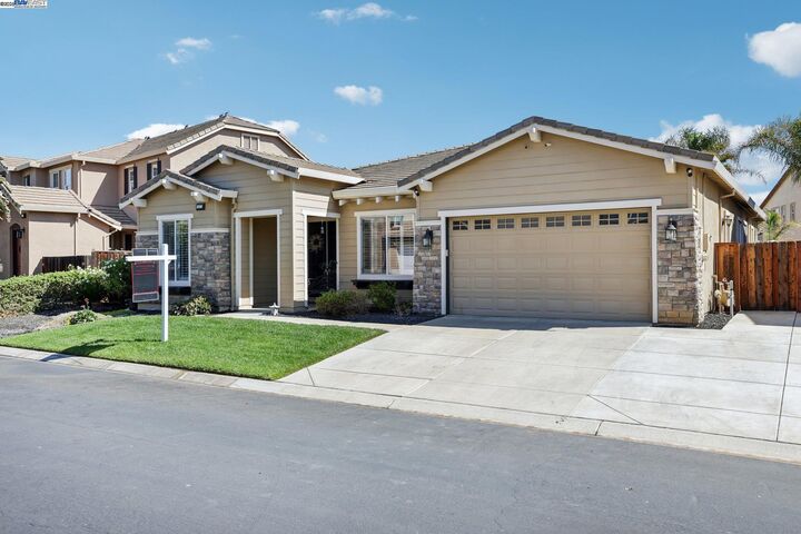 Property Photo: 5672 Arcadia Circle CA 94505