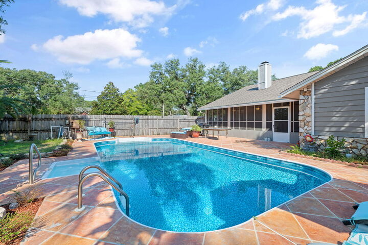 Property Photo:  6875 Brocado Court  FL 32566 