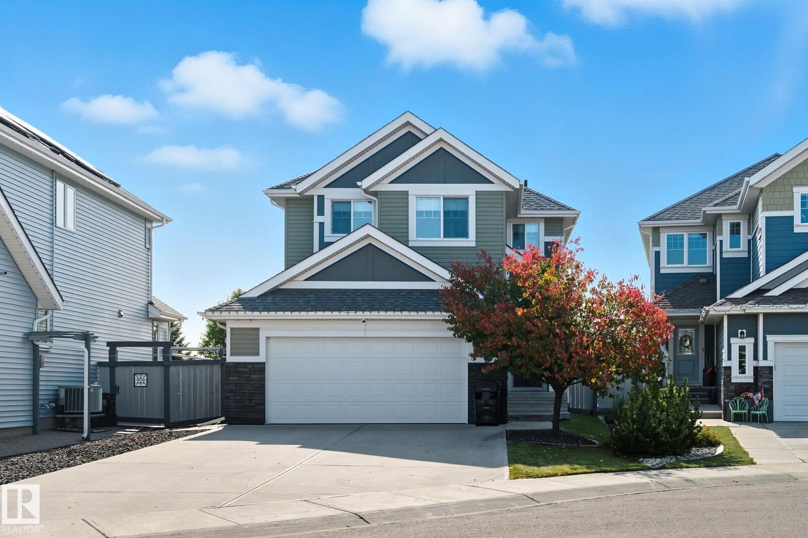 Property Photo:  8039 18 Avenue SW  AB T6X 0Z8 