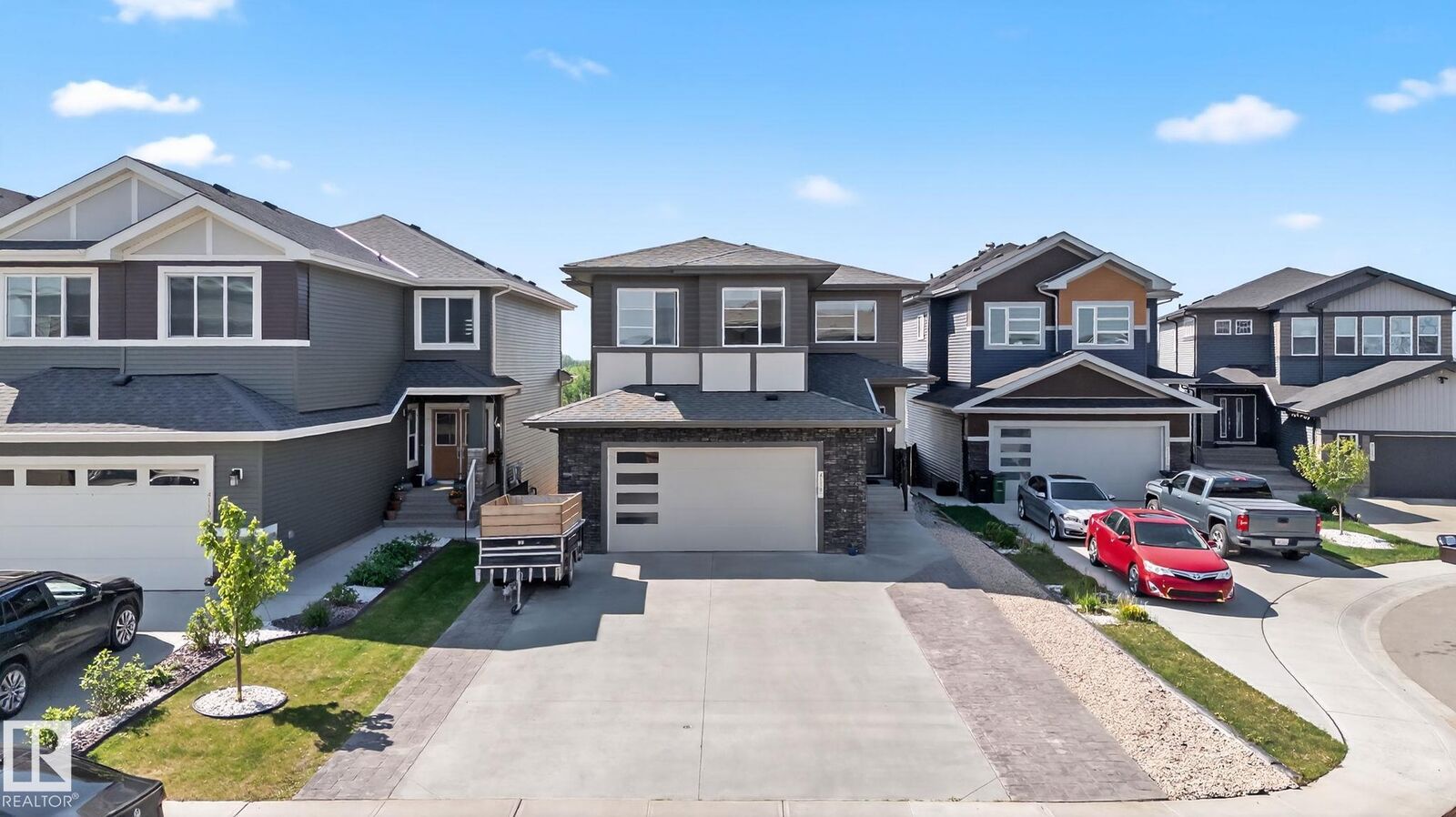 Property Photo:  4119 7 Avenue SW  AB T6X 2J2 