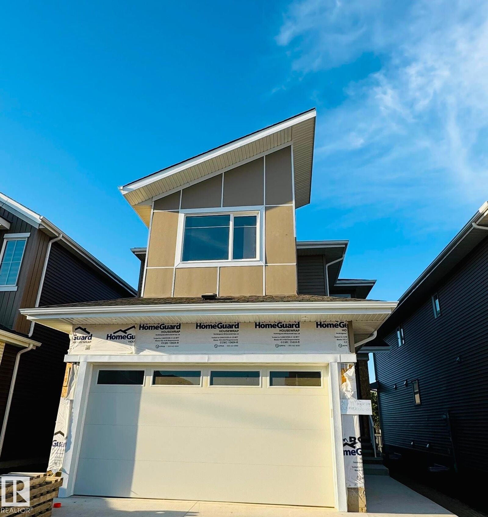 Property Photo:  3174 Magpie Way NW  AB T5S 0K9 