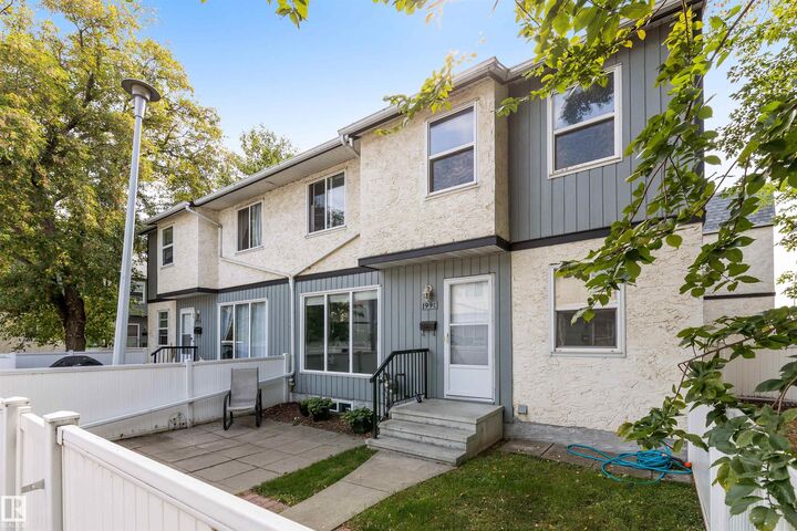 199C Homestead Crescent NW  Edmonton AB T5A 2Y2 photo