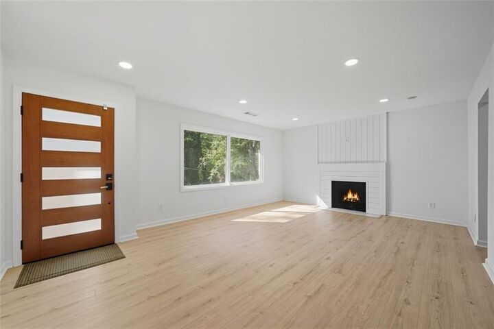 Property Photo:  2885 Dale Creek Drive NW  GA 30318 