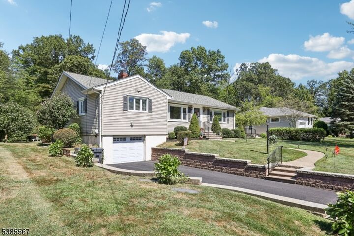 Property Photo:  26 Birch Hill Dr  NJ 07981 