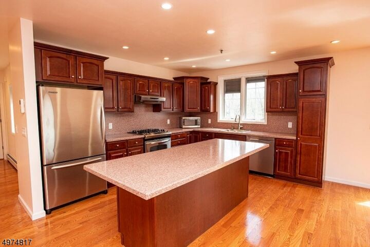 Property Photo:  160 Franklin Ave 3  NJ 07110 