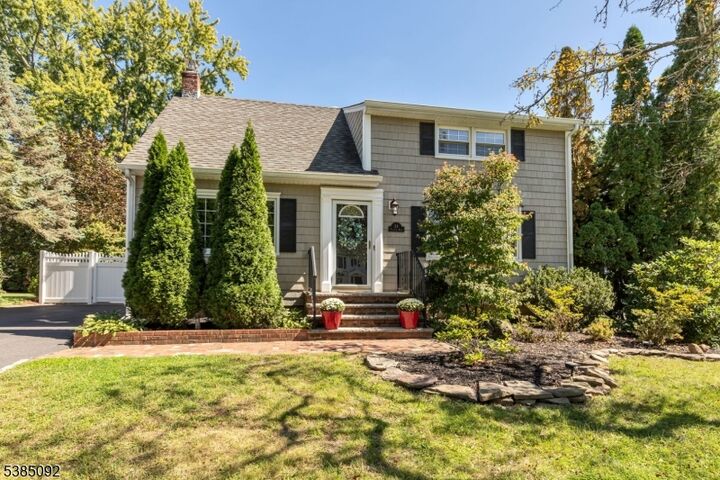 24 Primrose Dr  New Providence Boro NJ 07974 photo