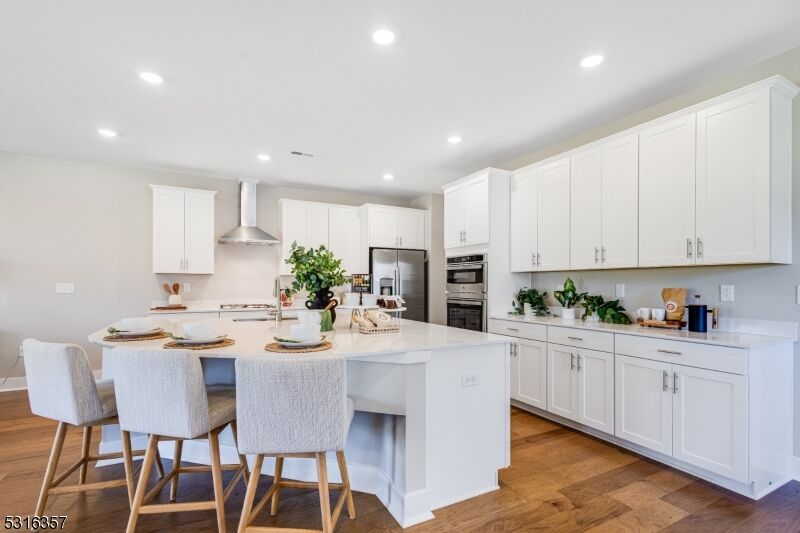 Property Photo:  14 Gladstone Ct  NJ 07981 