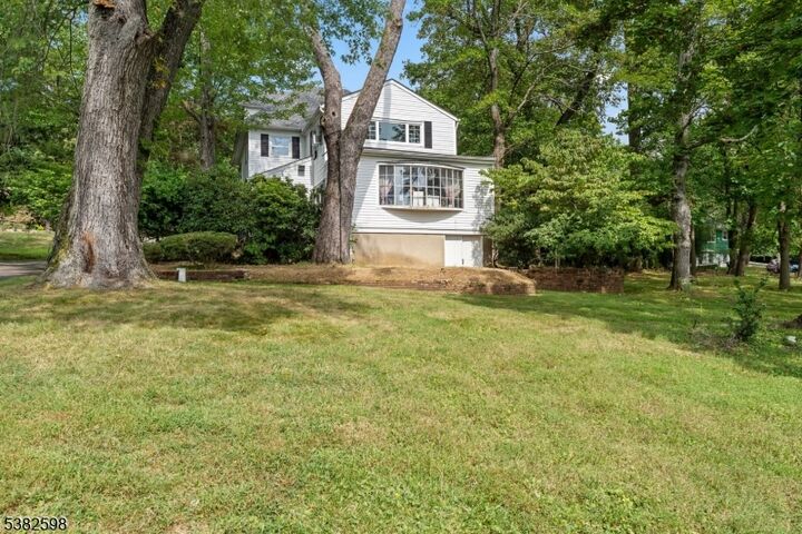 Property Photo:  1360 Washington Valley Rd  NJ 08807 