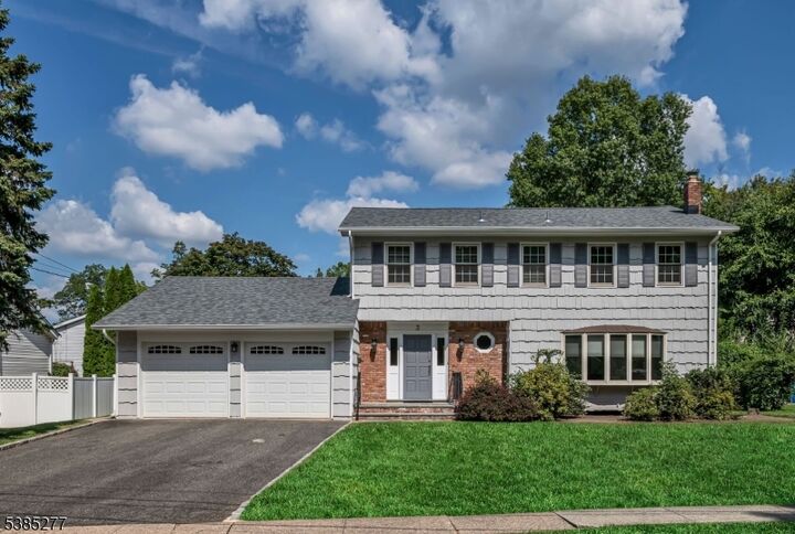 Property Photo:  3 Hillside Ave  NJ 07068 