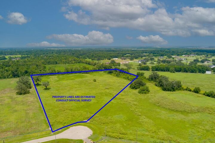 Property Photo: 2310 Majestic Oaks Court TX 77583