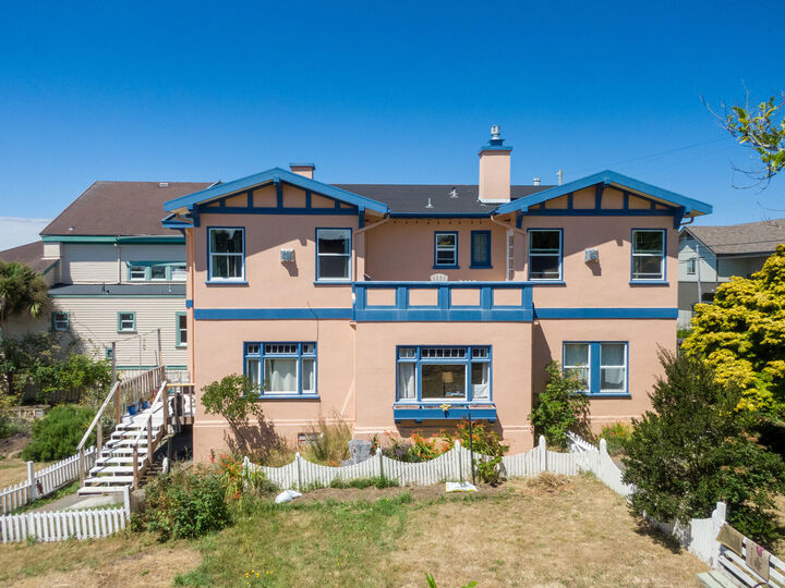 Property Photo:  902 E Street  CA 95501 