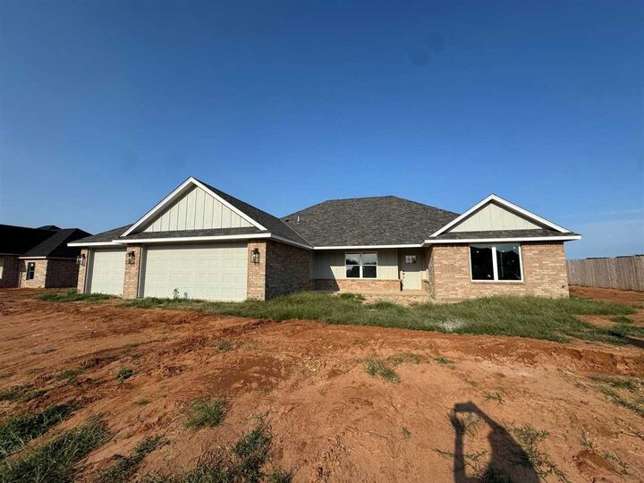 Property Photo:  334 Weaver Way  OK 73541 
