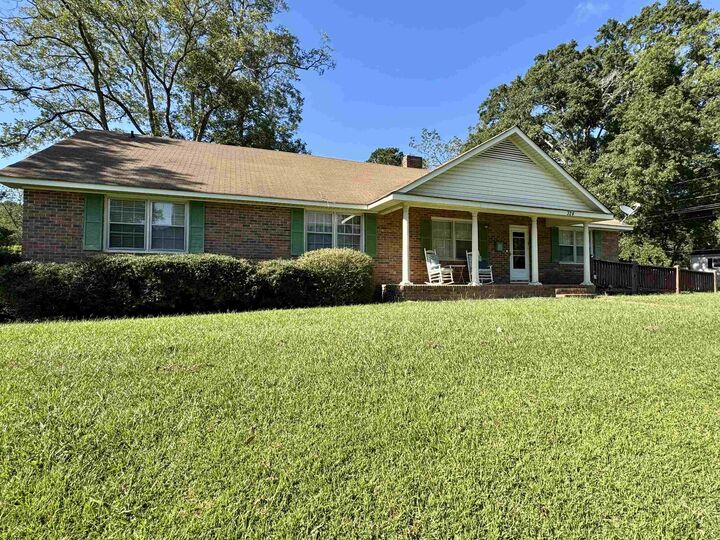 Property Photo:  324 N Rhodes Street  GA 30669 