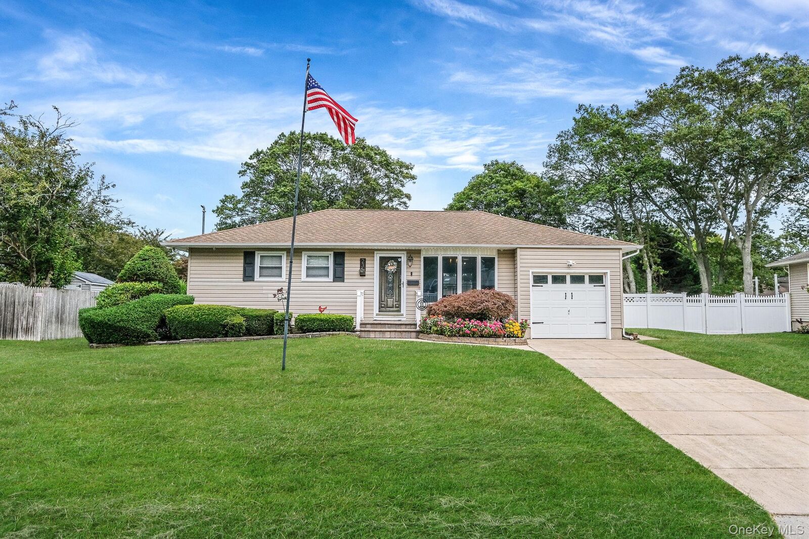 Property Photo:  23 Bartley Lane  NY 11796 