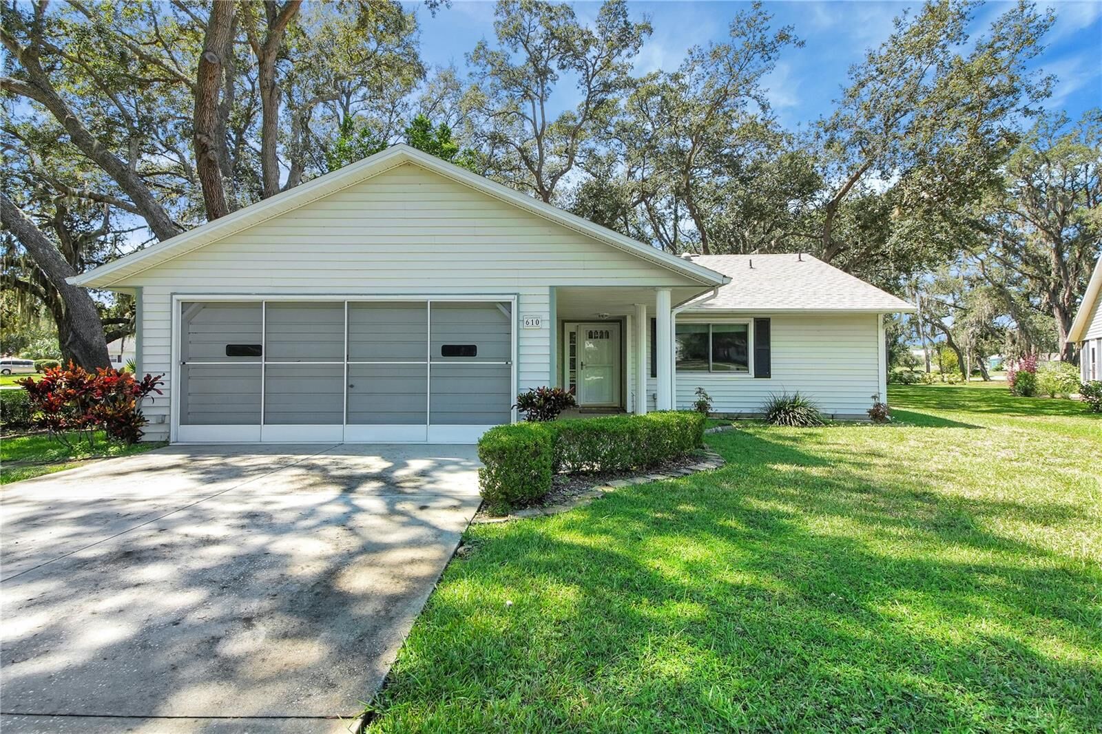 Property Photo:  610 Fannich Court  FL 34788 