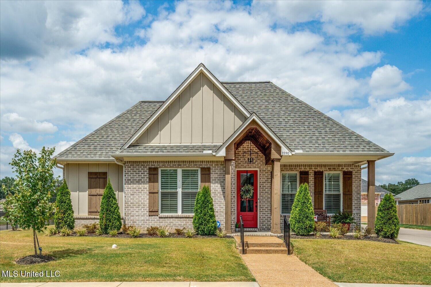 Property Photo:  3390 Hatton Drive  MS 38651 