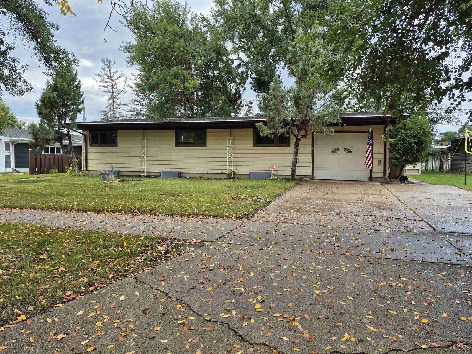 Property Photo:  18 24th St SW  ND 58701 