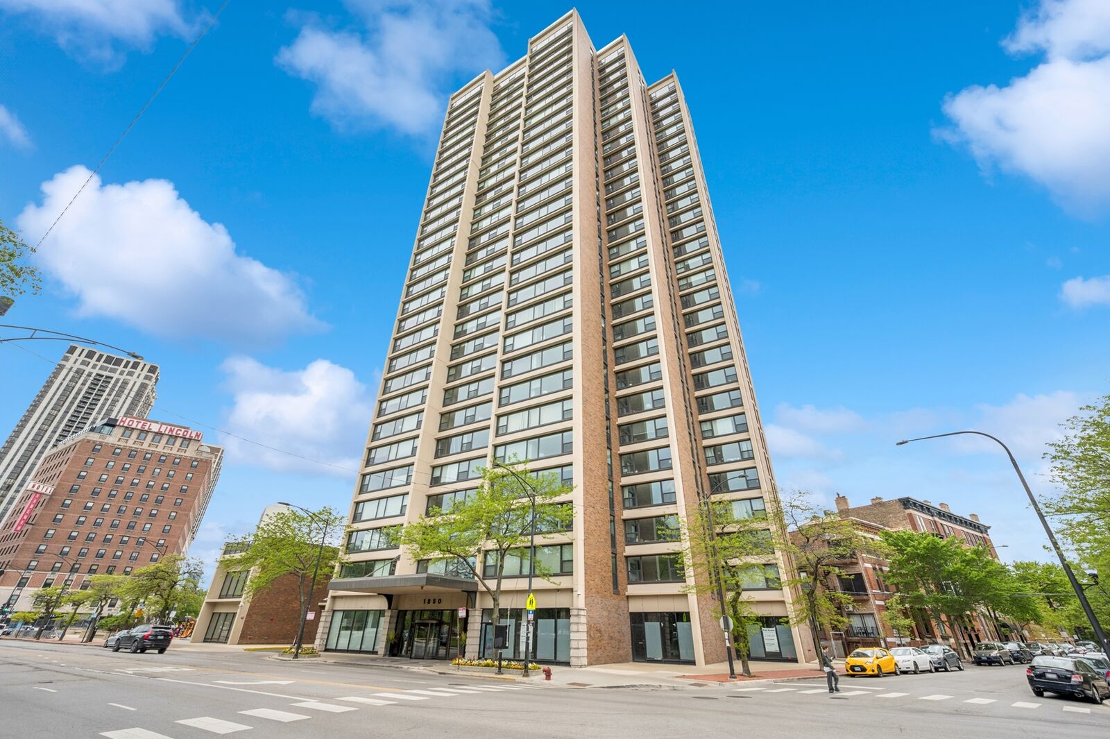 Property Photo:  1850 N Clark Street 2008  IL 60614 