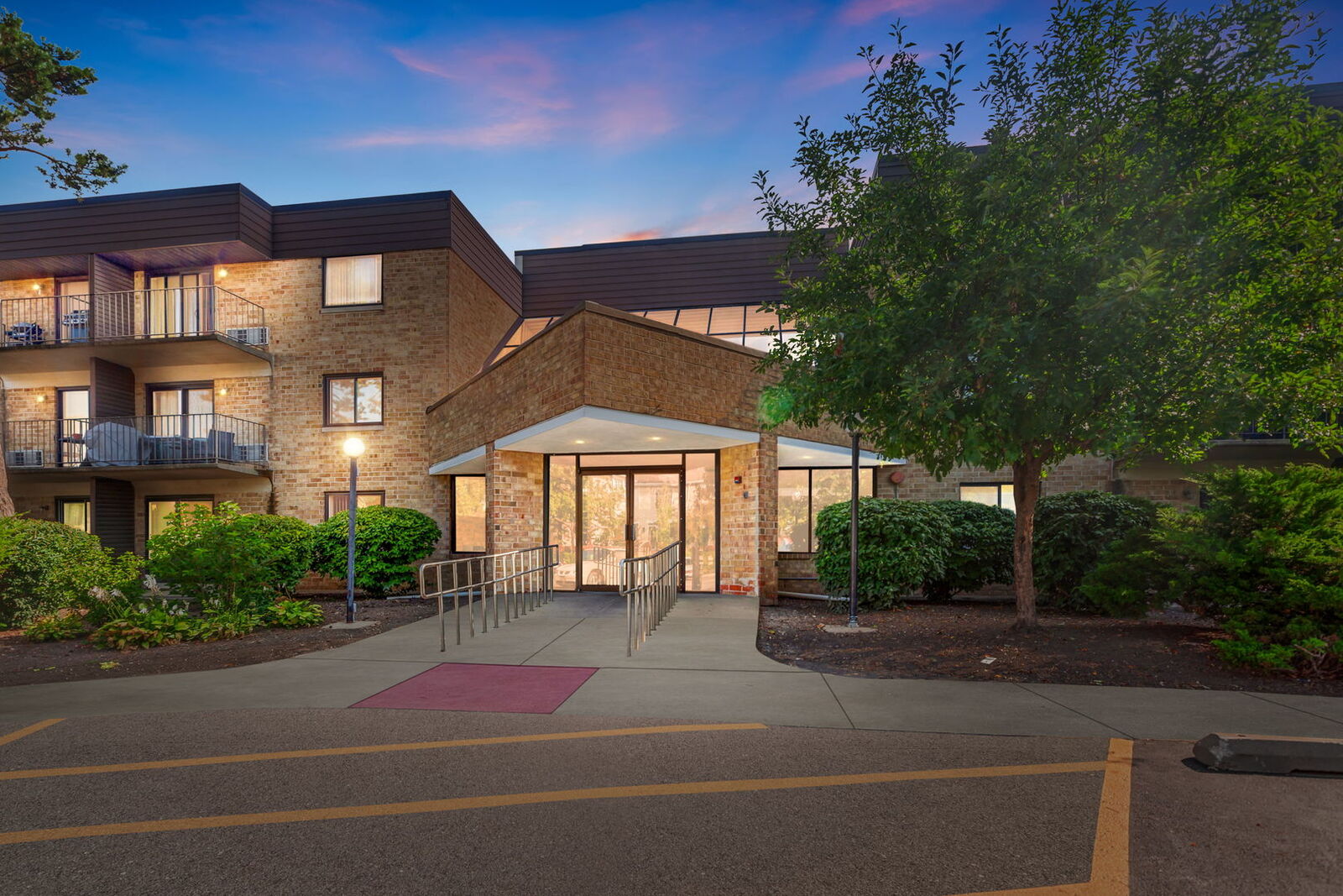 Property Photo:  5600 Astor Lane 103  IL 60008 