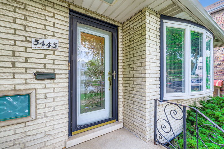 Property Photo:  5443 S Nottingham Avenue  IL 60638 