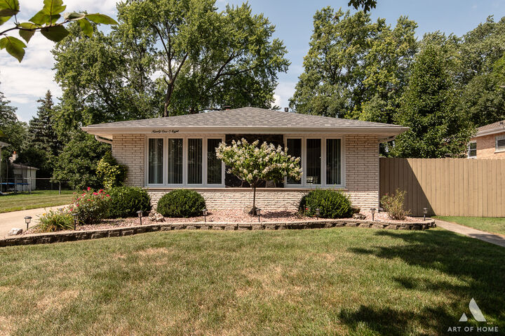 Property Photo:  9108 Moody Avenue  IL 60453 