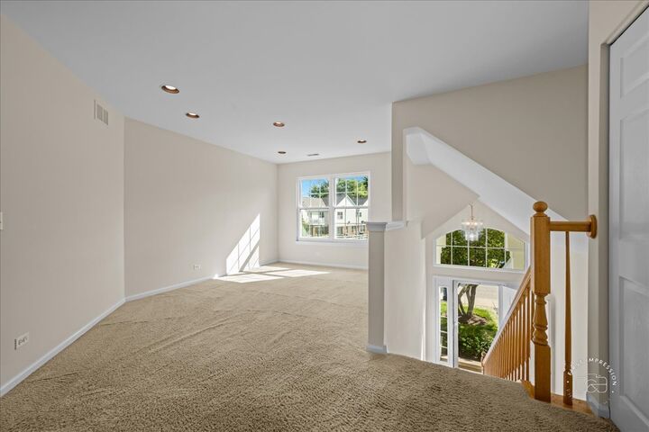 Property Photo:  146 Bay Drive  IL 60143 