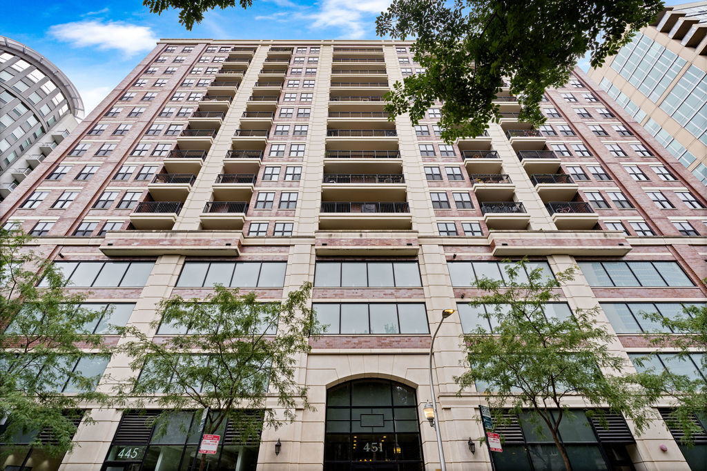 Property Photo:  451 W Huron Street 505  IL 60654 